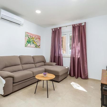 Apartment Lorilu Пула Экстерьер фото