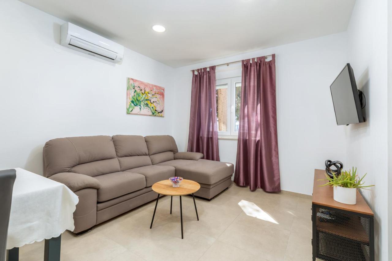 Apartment Lorilu Пула Экстерьер фото